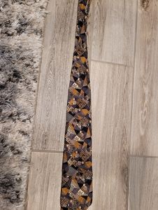 Geometric tie